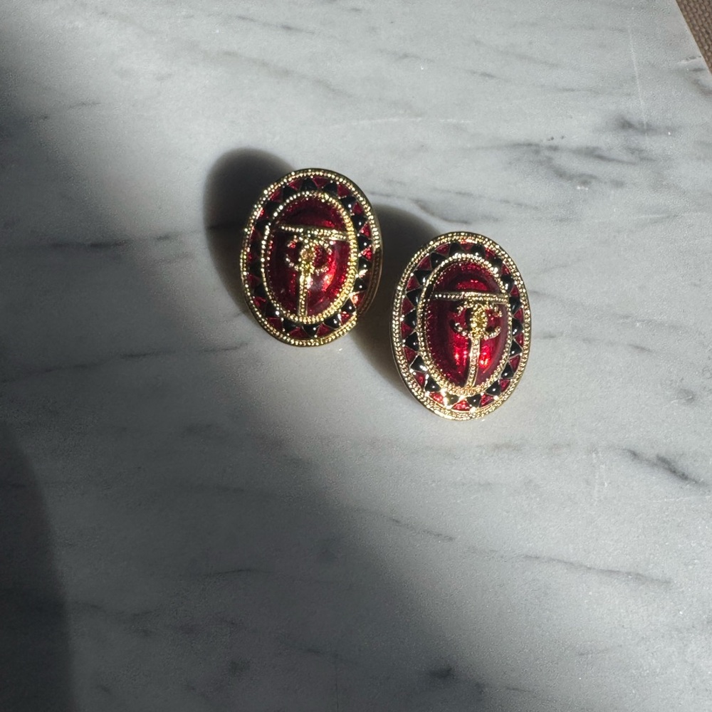 2019 Chanel Gripoix & Strass CC Scarab Red and Gold Women's Earrings